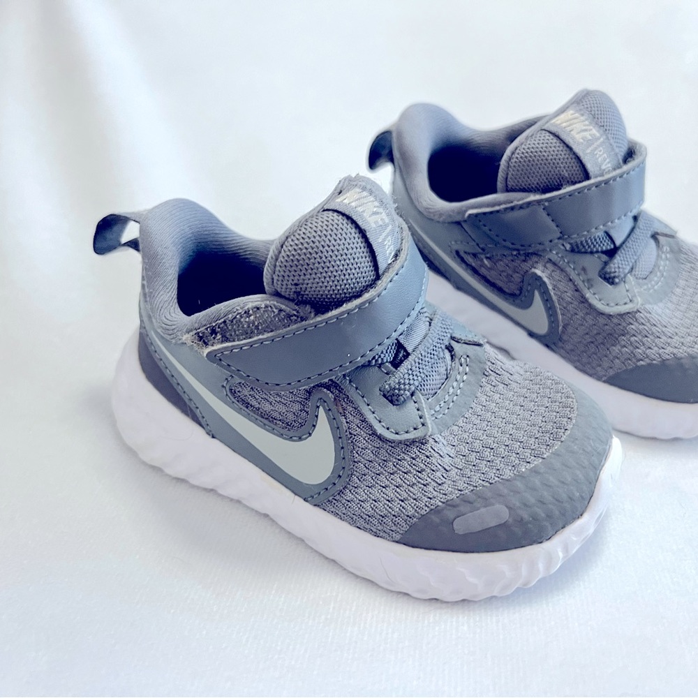 Grey Nike Sneakers!